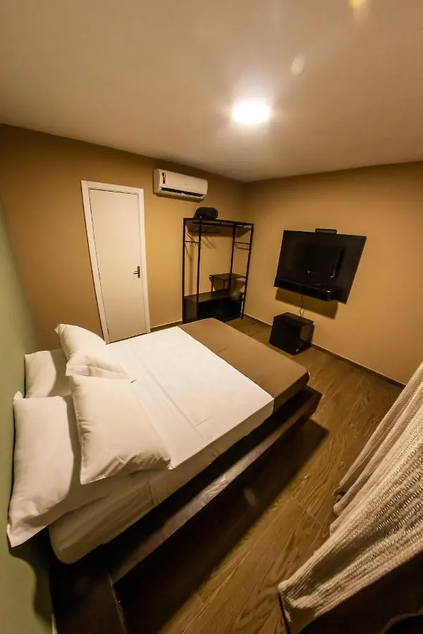 Bonabrigo Hostel & Suites Balneário Camboriú 0*,  Brazilië